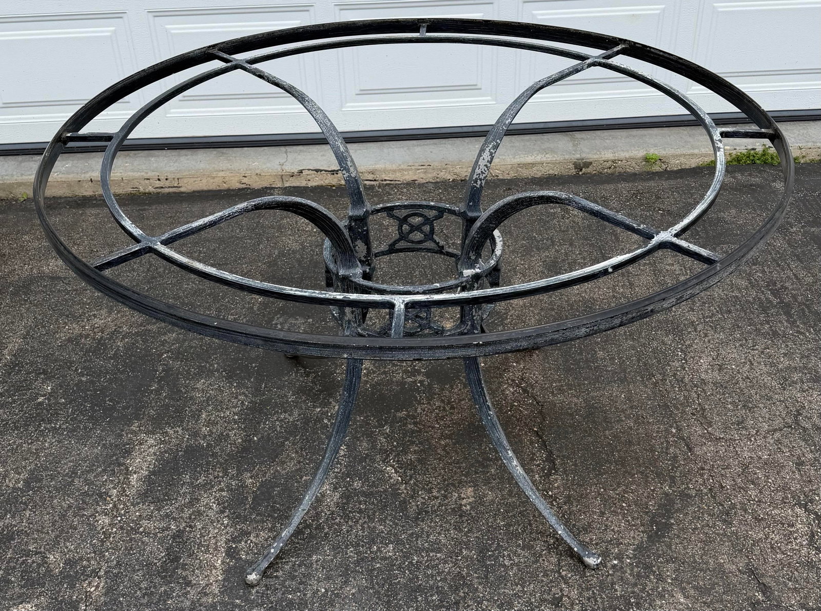 Vintage Woodard Delphi Outdoor Dining Set - Round Glass Top Table With 4 Cast Aluminum Chairs - 6
