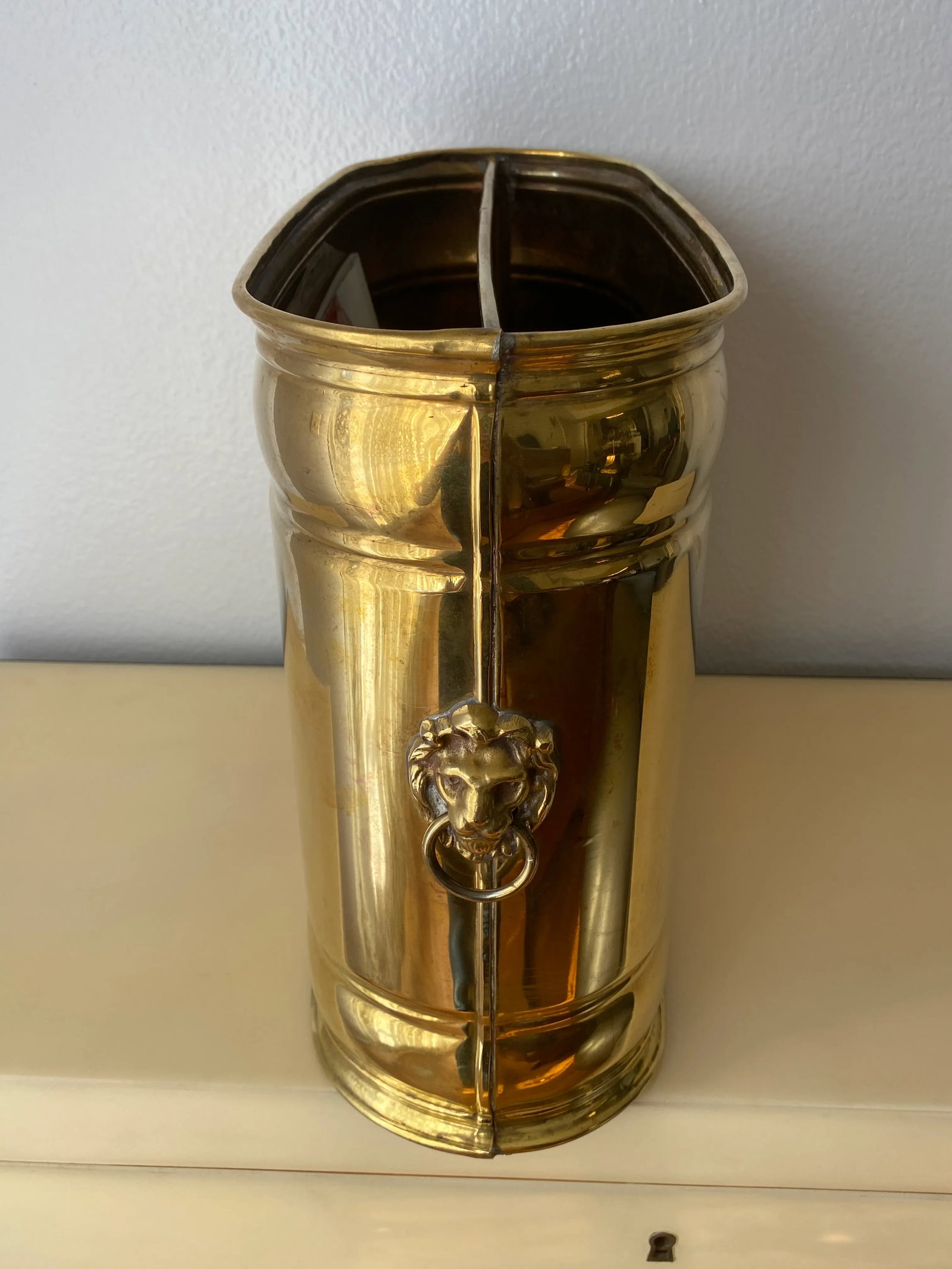 1970s Brass Lion Motif Magazine Holder - 4