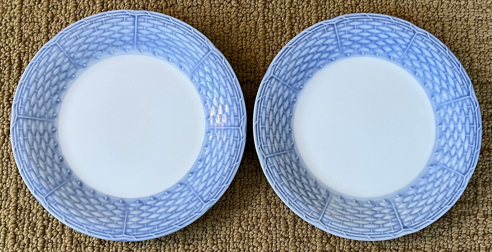 Mid 20th Century English Porcelain Blue and White Basketweave Plates for Salad, Cake or Hors d'Oeuvr - 12