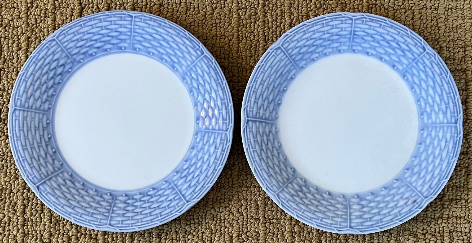 Mid 20th Century English Porcelain Blue and White Basketweave Plates for Salad, Cake or Hors d'Oeuvr - 13