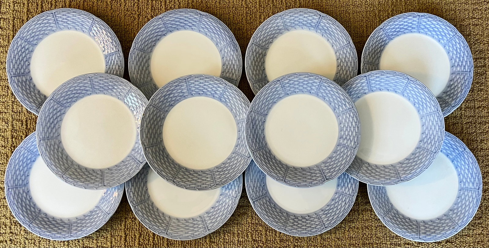 Mid 20th Century English Porcelain Blue and White Basketweave Plates for Salad, Cake or Hors d'Oeuvr - 16