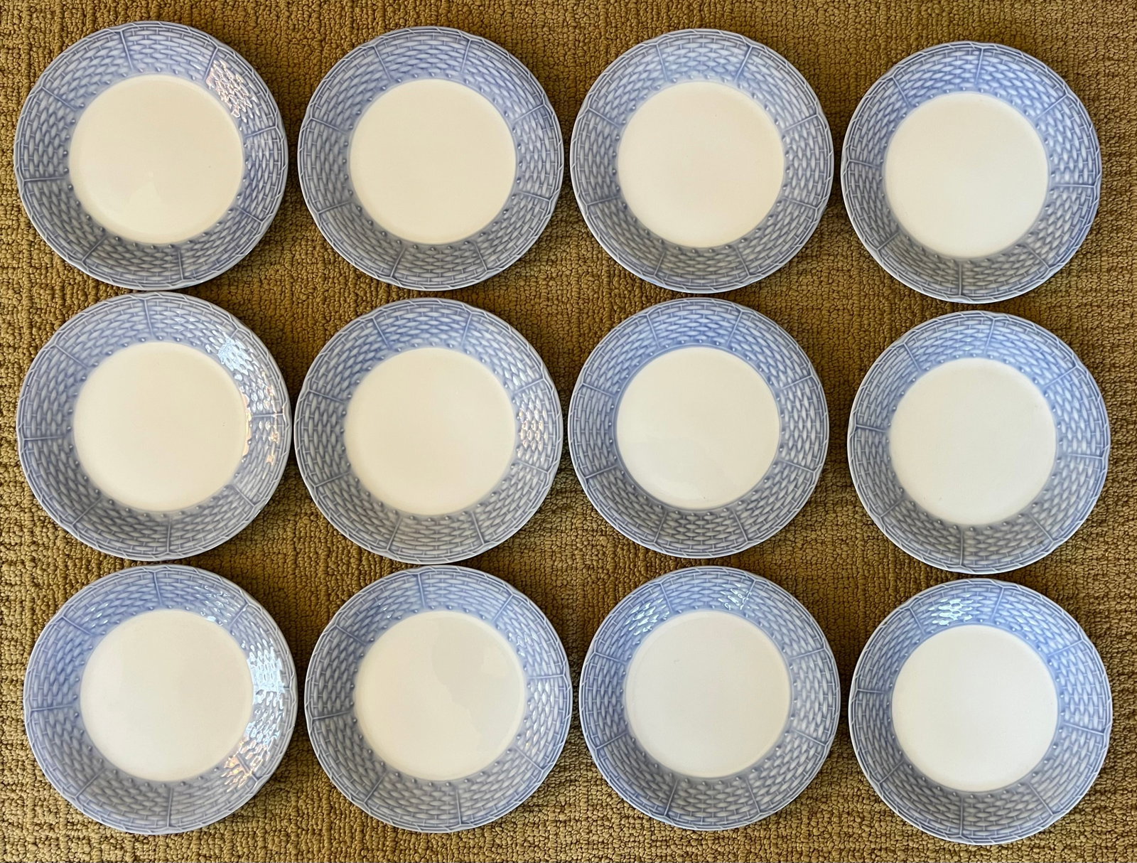Mid 20th Century English Porcelain Blue and White Basketweave Plates for Salad, Cake or Hors d'Oeuvr - 2