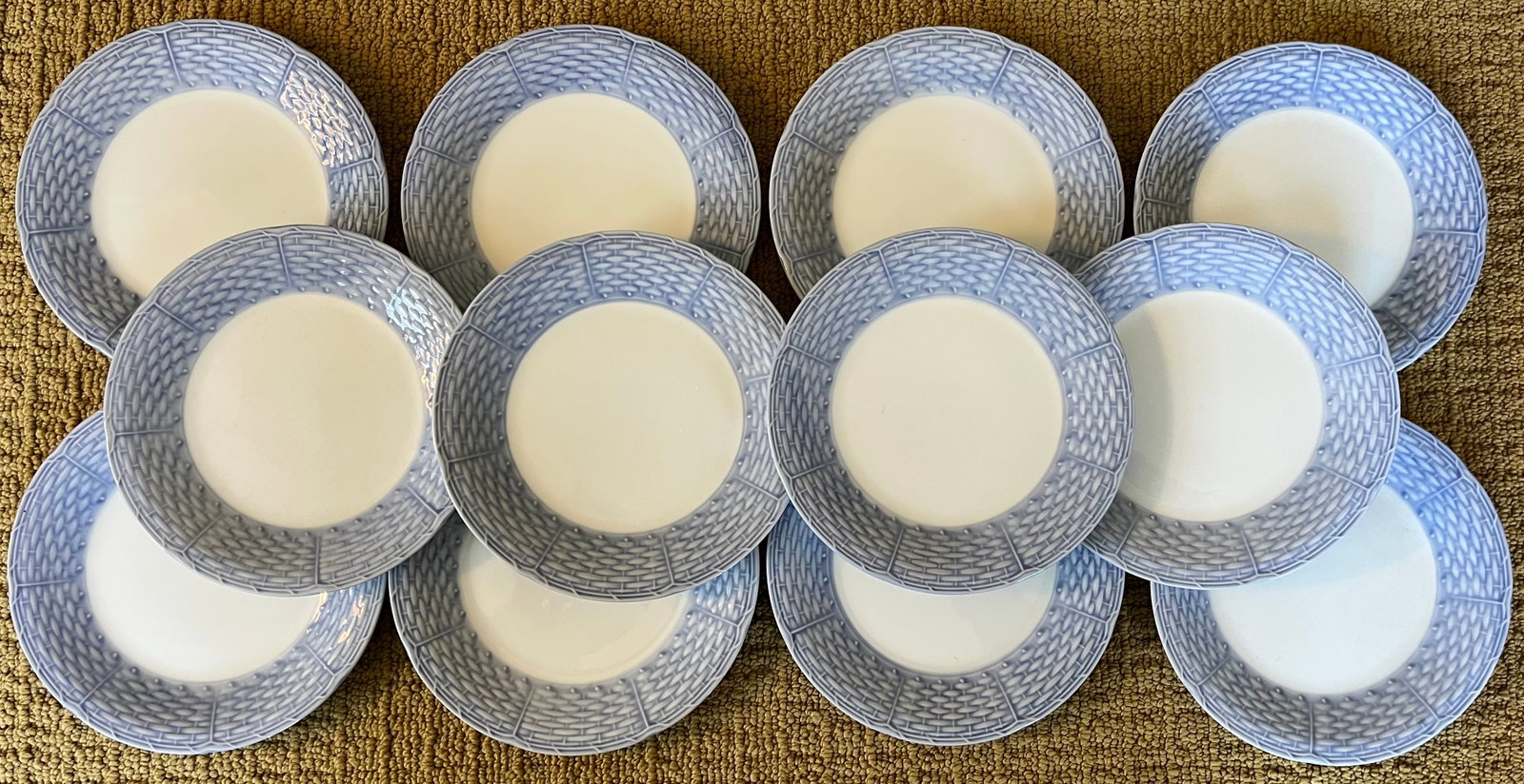 Mid 20th Century English Porcelain Blue and White Basketweave Plates for Salad, Cake or Hors d'Oeuvr - 4
