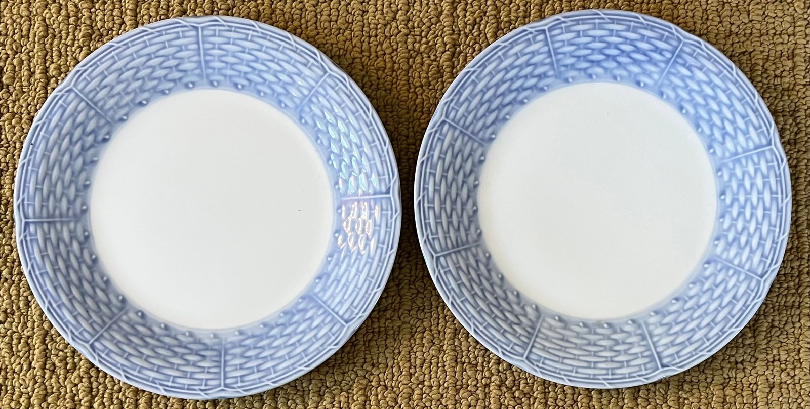 Mid 20th Century English Porcelain Blue and White Basketweave Plates for Salad, Cake or Hors d'Oeuvr - 9