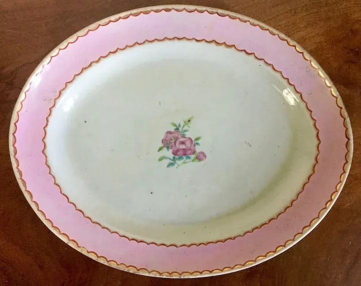 18th Century Chinese Export Porcelain Oval Platter with Pink Band - 3