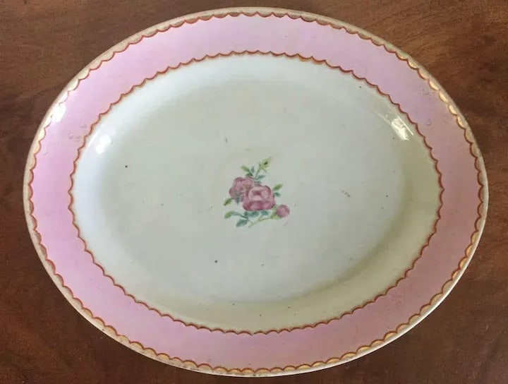 18th Century Chinese Export Porcelain Oval Platter with Pink Band - 5