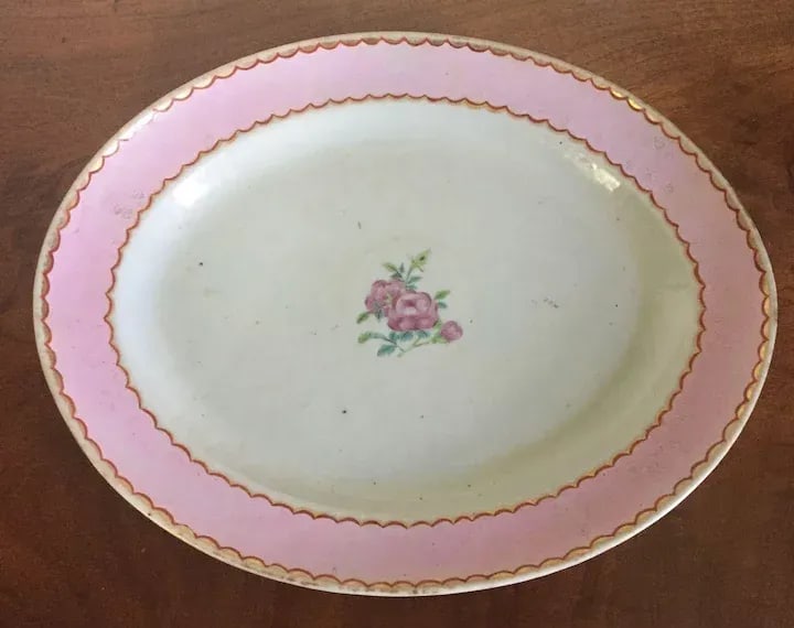 18th Century Chinese Export Porcelain Oval Platter with Pink Band - 8