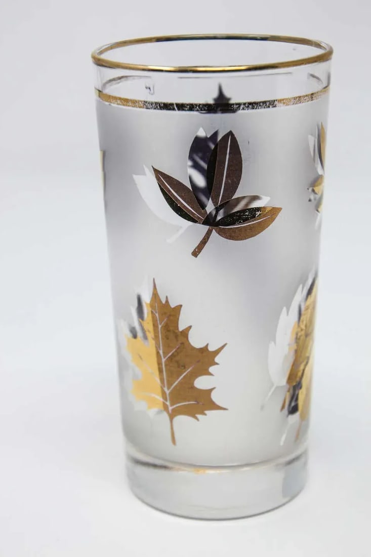Vintage Mid 20th Century Cocktail Glasses by Libbey with Gold Leaf Design - Set of 4 - 3