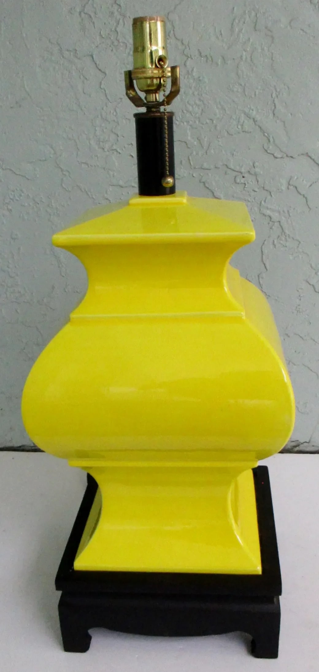 Mid-Century Modern Chapman Yellow Chinoiserie Table Lamps With Original Shades - a Pair - 4