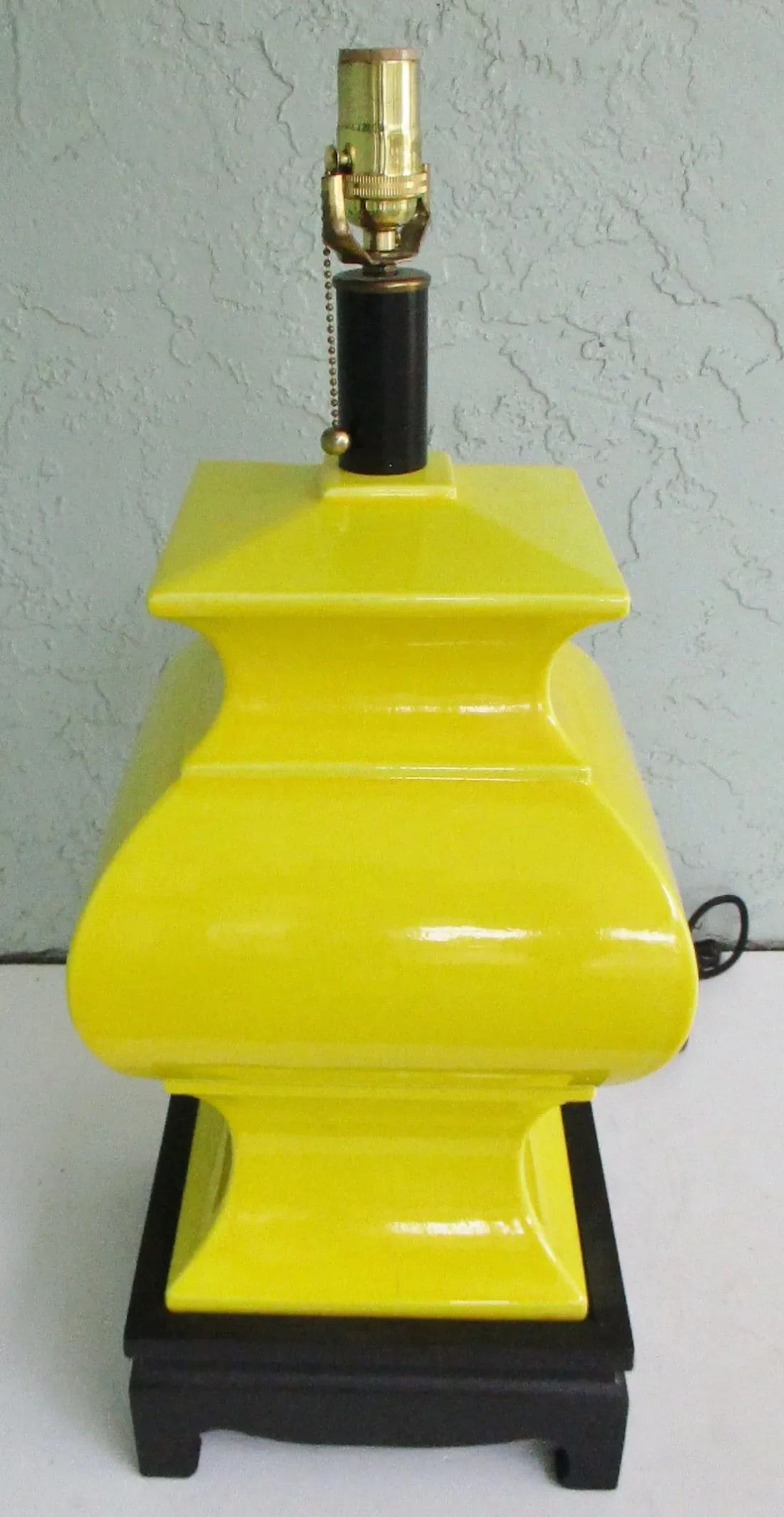 Mid-Century Modern Chapman Yellow Chinoiserie Table Lamps With Original Shades - a Pair - 6
