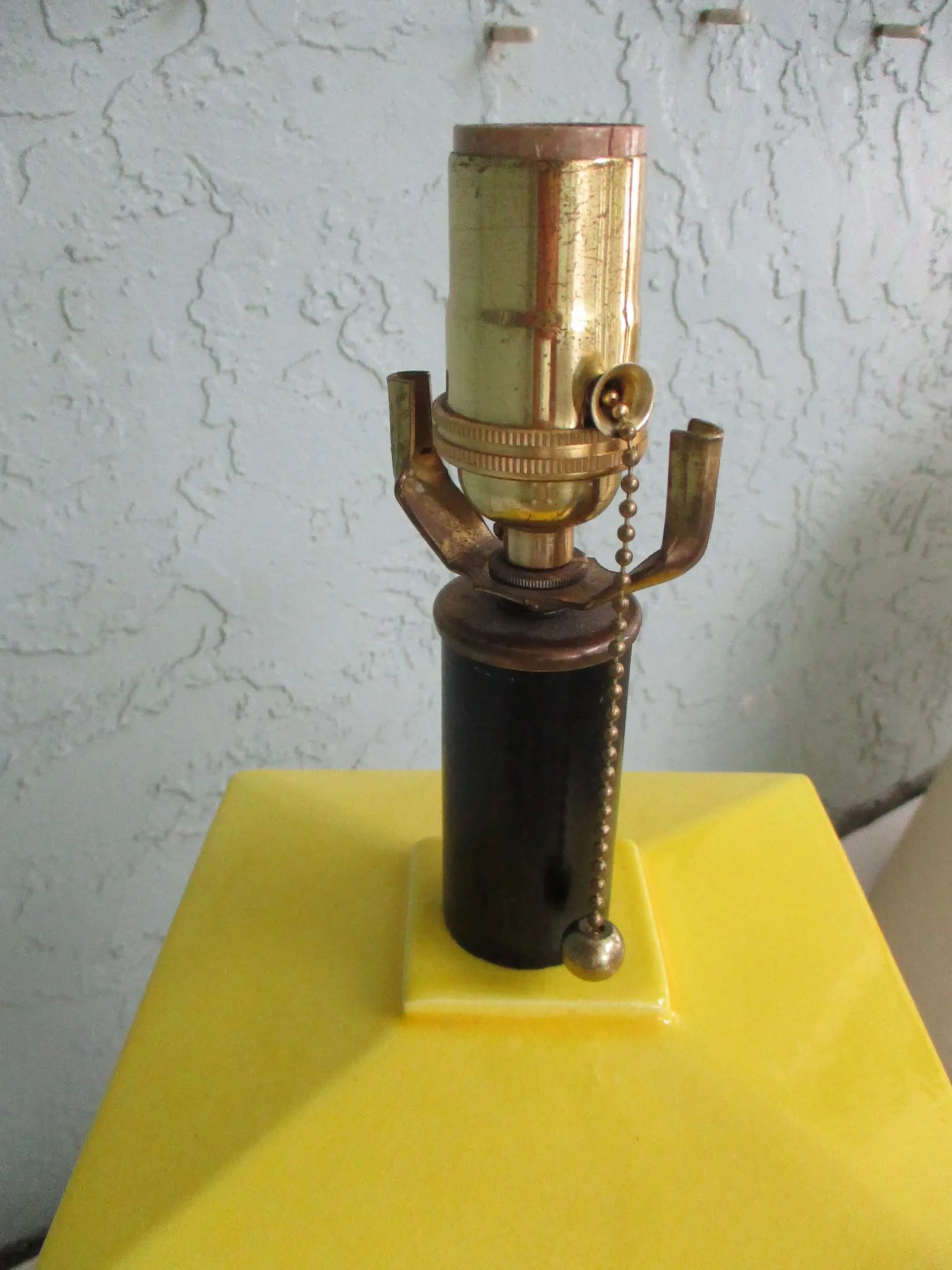 Mid-Century Modern Chapman Yellow Chinoiserie Table Lamps With Original Shades - a Pair - 7