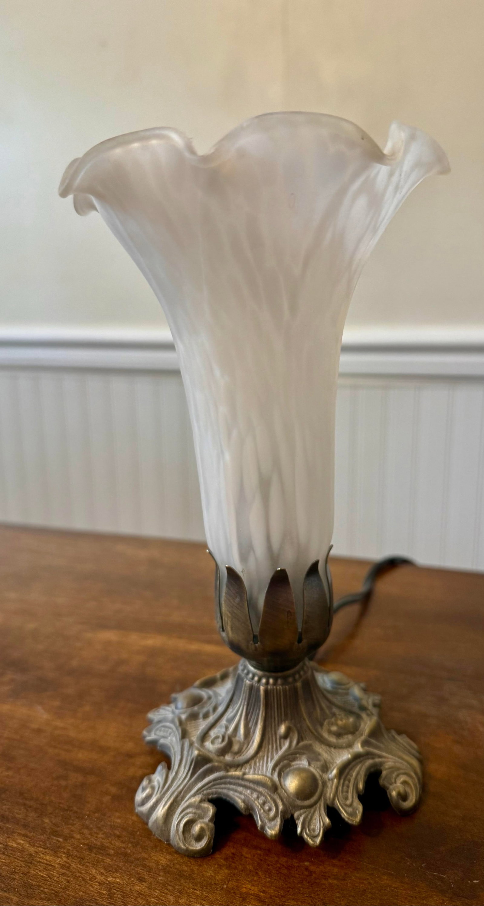 Meyda Art Nouveau Tiffany Pond Lily Accent Lamp - 2