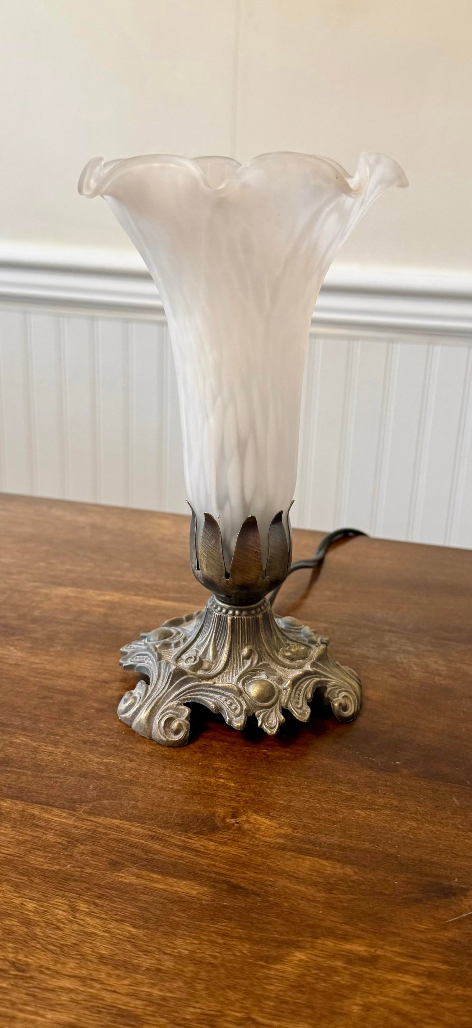 Meyda Art Nouveau Tiffany Pond Lily Accent Lamp - 6