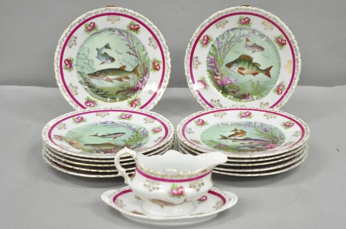 Early 20th Century (12) Victoria Carlsbad Austria, Porcelain Fish Plates & Gravy Sauce Boat - 9
