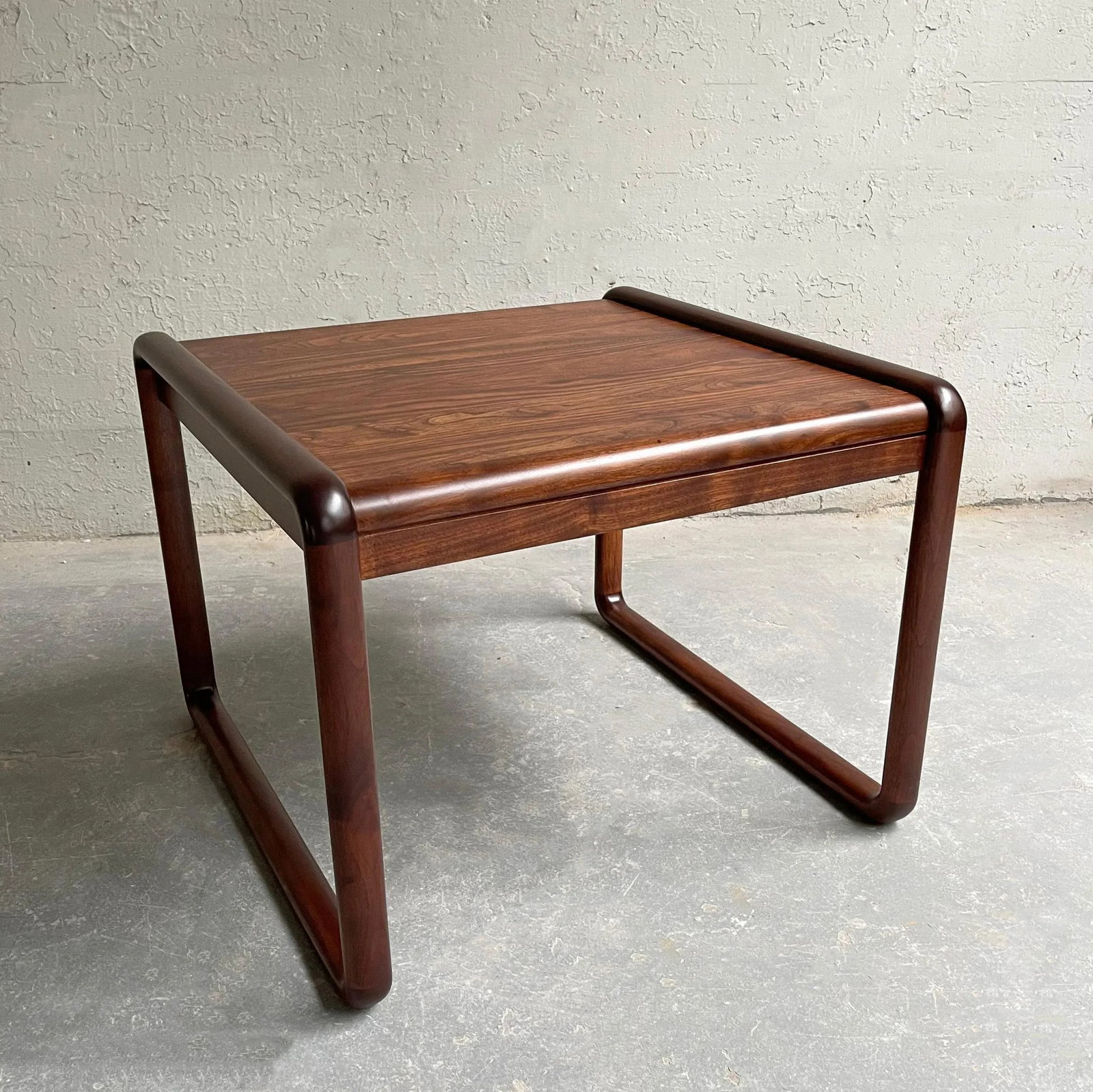 Mid 20th Century Gunlocke Mid-Century Modern Walnut Side Table - 2