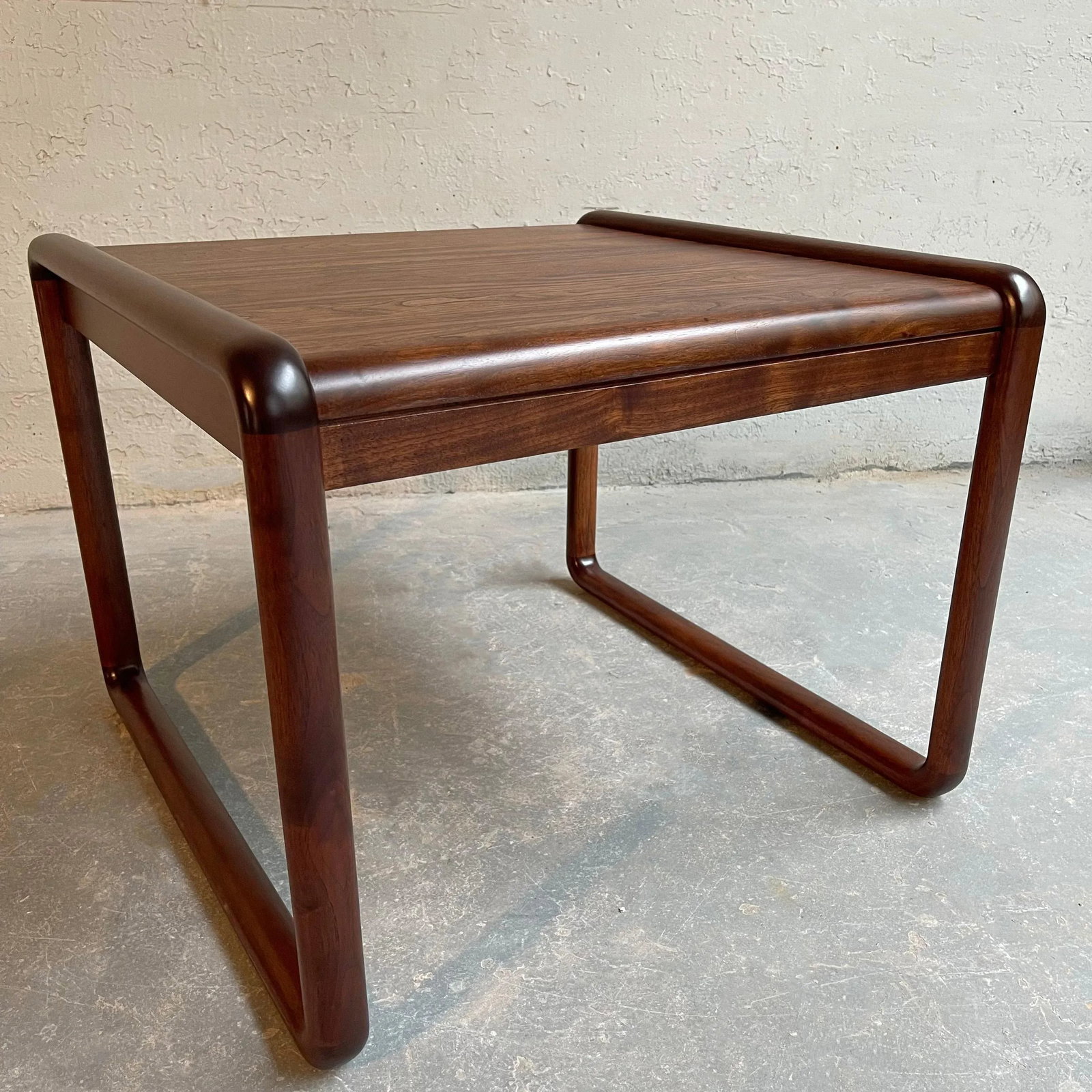 Mid 20th Century Gunlocke Mid-Century Modern Walnut Side Table - 5