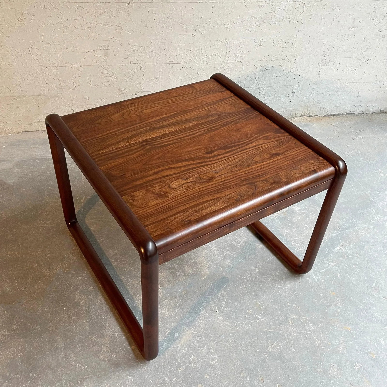 Mid 20th Century Gunlocke Mid-Century Modern Walnut Side Table - 6