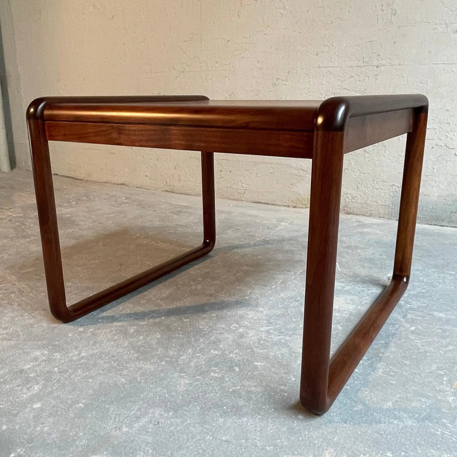 Mid 20th Century Gunlocke Mid-Century Modern Walnut Side Table - 7