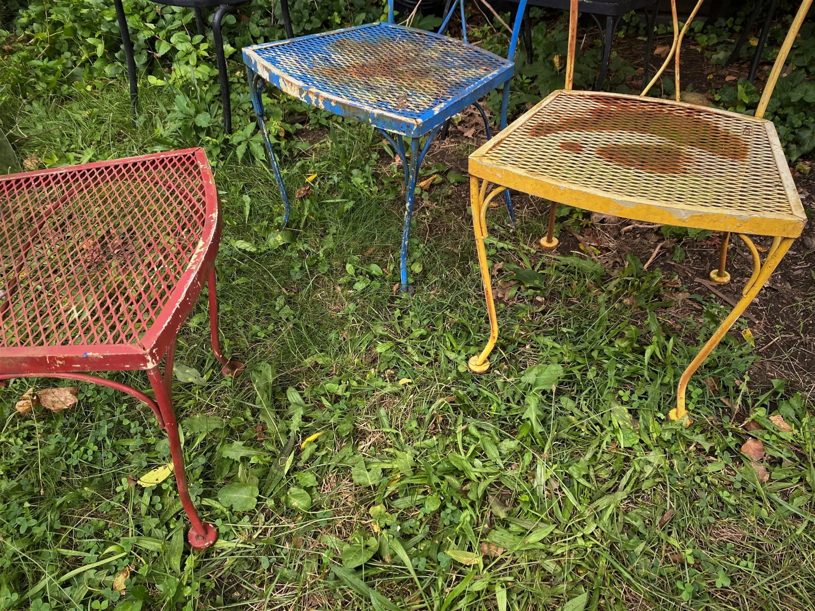 Woodard Wrought Iron Patio Table with Flower Center & 4 Chairs - 7