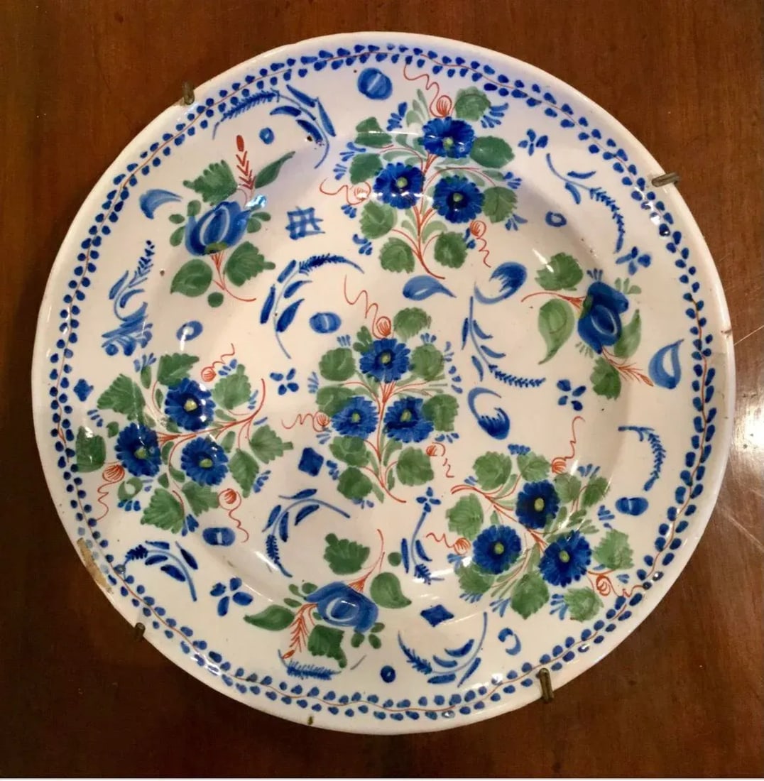 17th Century Spanish Delft Charger - 3
