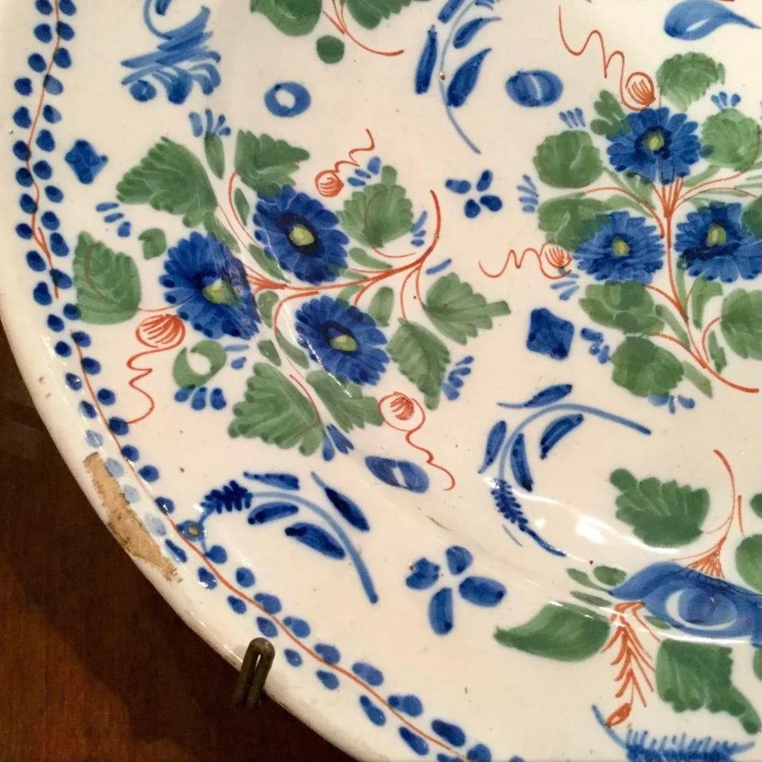 17th Century Spanish Delft Charger - 4
