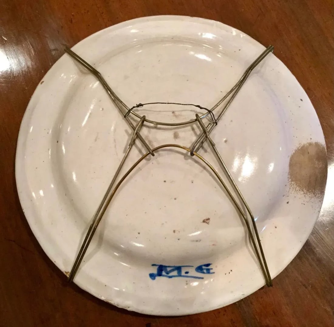 17th Century Spanish Delft Charger - 5