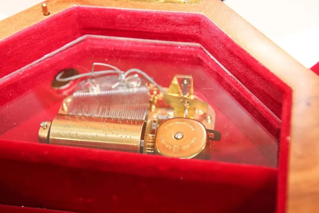 Octagonal Jewelry Music Box, Made in Italy - 2