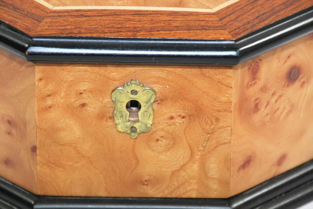 Octagonal Jewelry Music Box, Made in Italy - 9