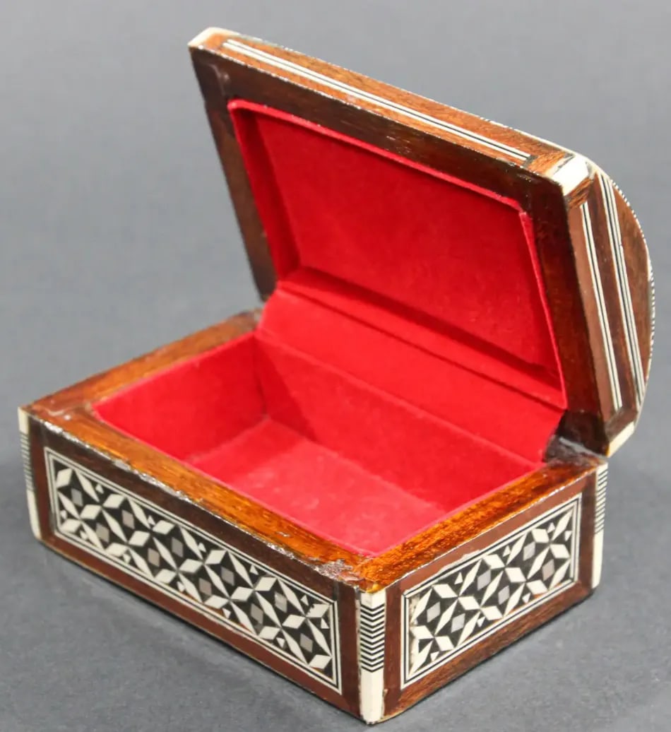 Middle Eastern Moorish Handcrafted Mosaic Decorative Box - 10