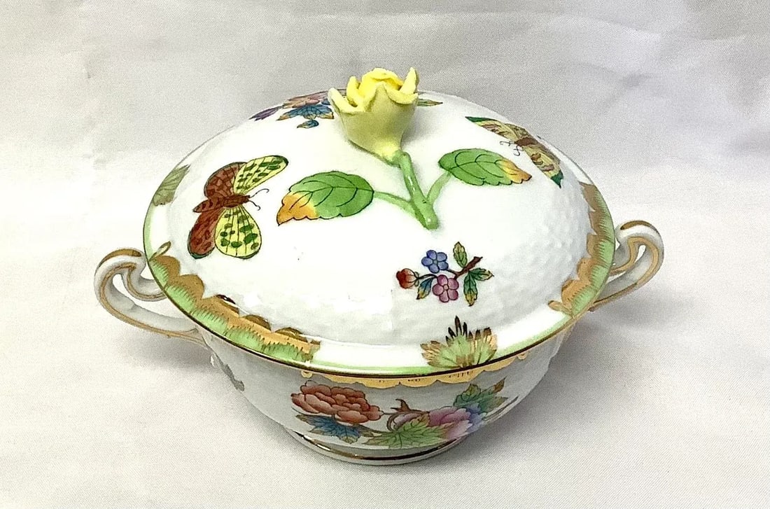 Vintage Herend Queen Victoria Porcelain Soup Bowl With Lid - 8
