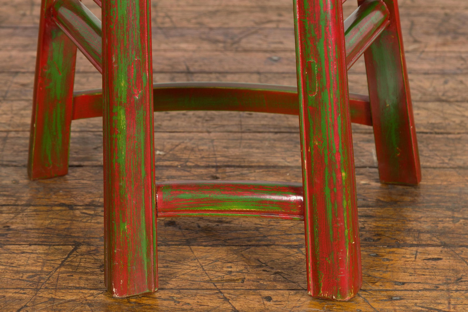 Japanese Late Meiji Period Red and Green Lacquered Stool with Semicircular Seat - 7