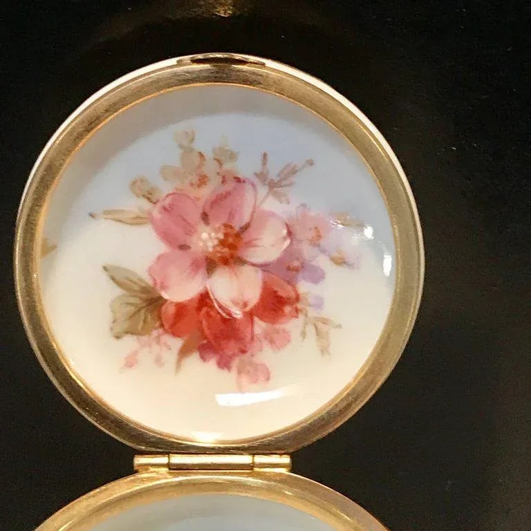 Late 19th Century Kpm Shell and Flower Motif Cabinet or Patch Box - 5