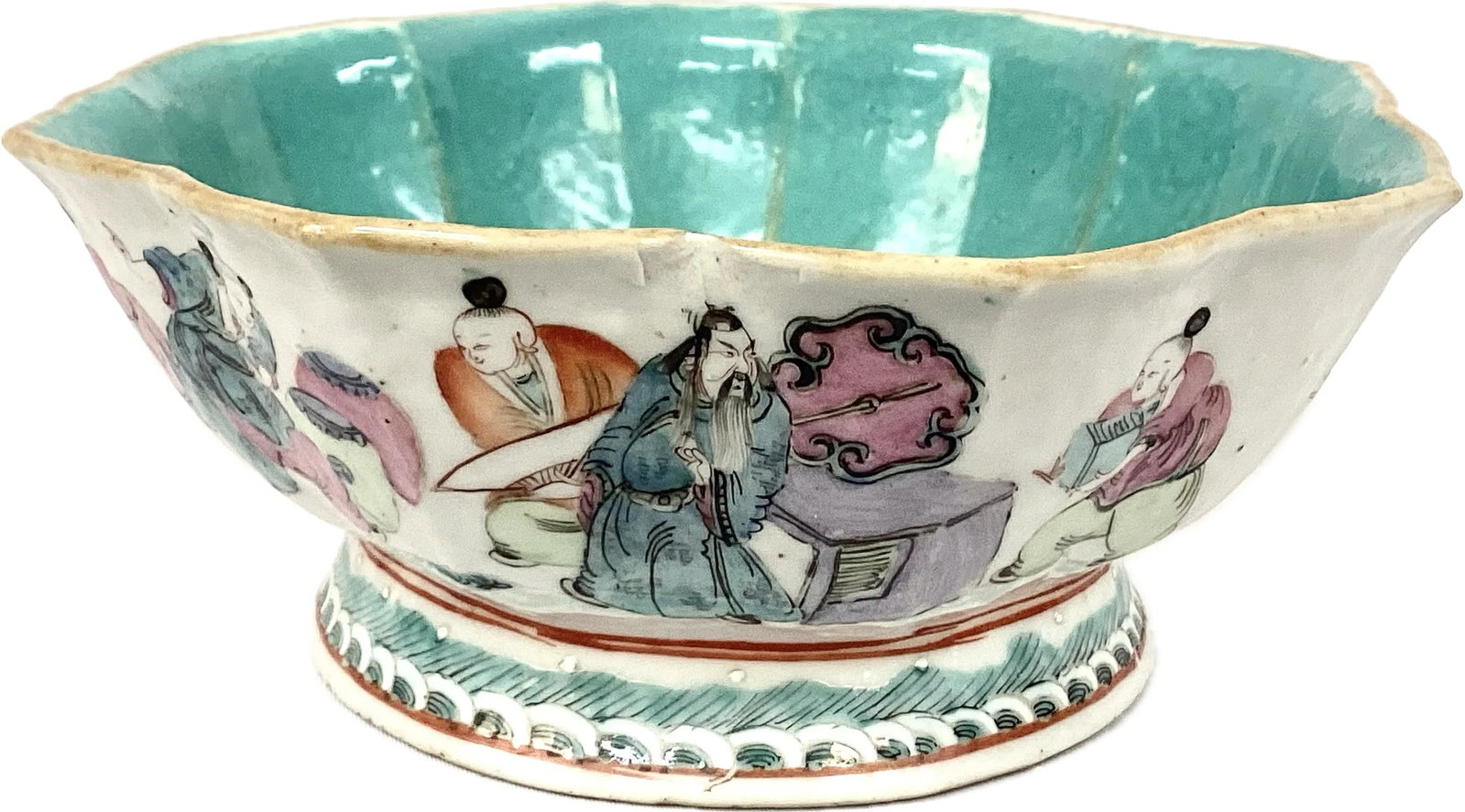 Chinese Famille Rose Footed Bowl With Turquoise Interior - 2