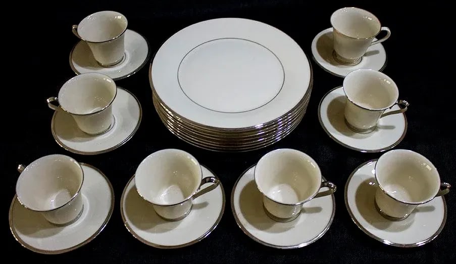 Lenox China Solitaire Pattern - 24 Pieces - 5