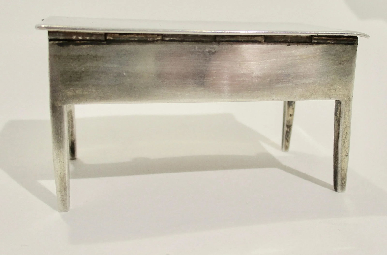 1910s Traditional Sterling Silver Small Table Form Box - 2