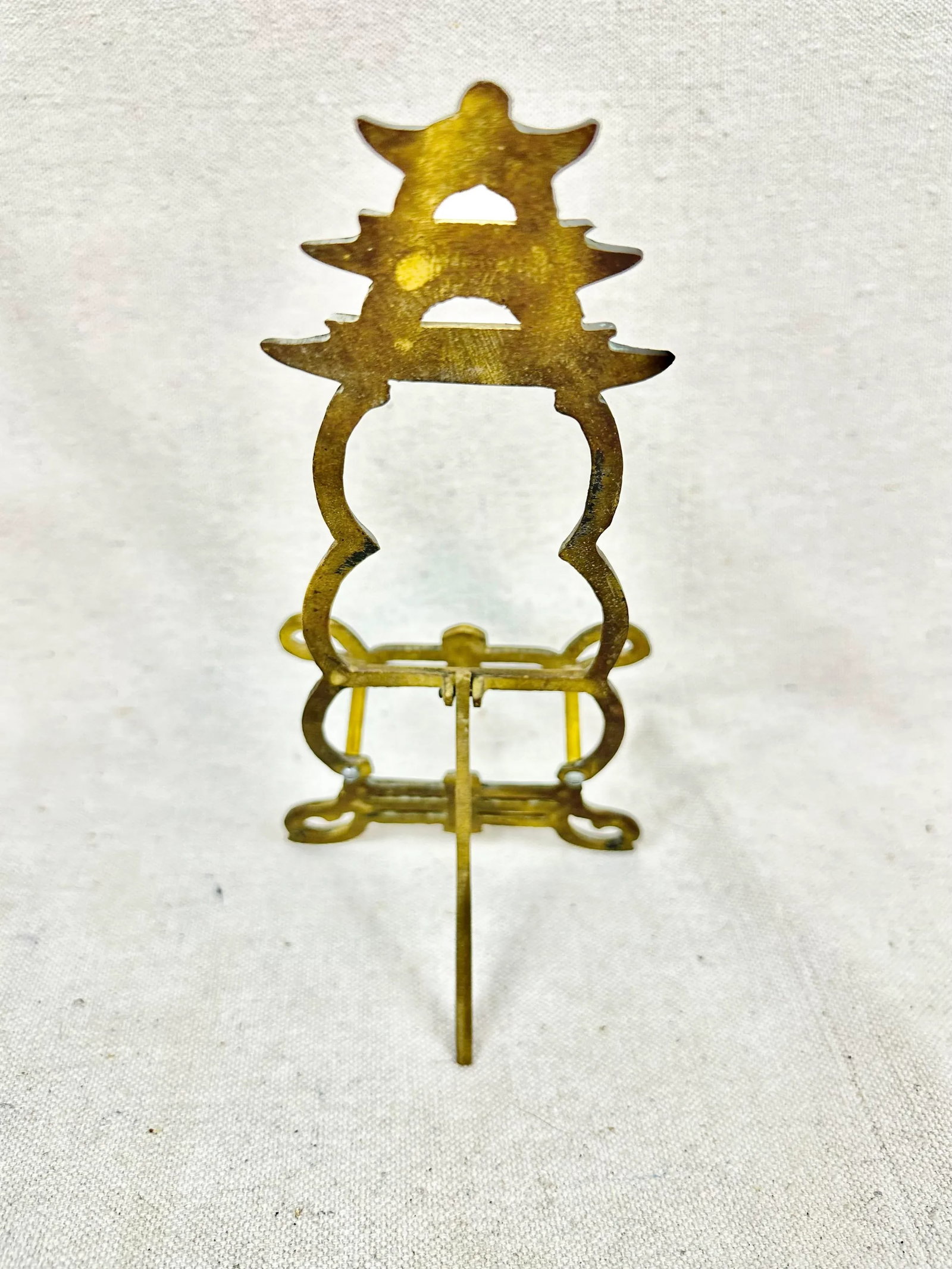 Vintage Brass Pagoda Shaped Tabletop Easel - 9