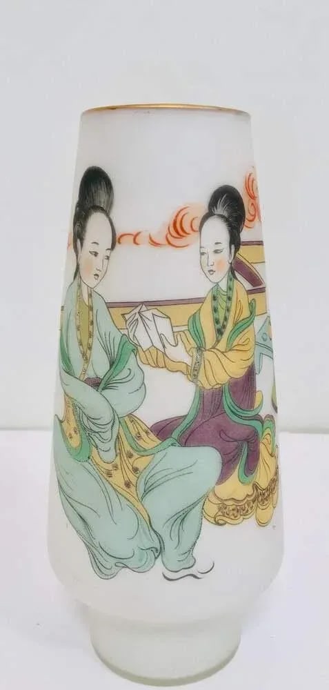 Japanese Opaline White Glass Vase Hand Painted With Geishas - 2