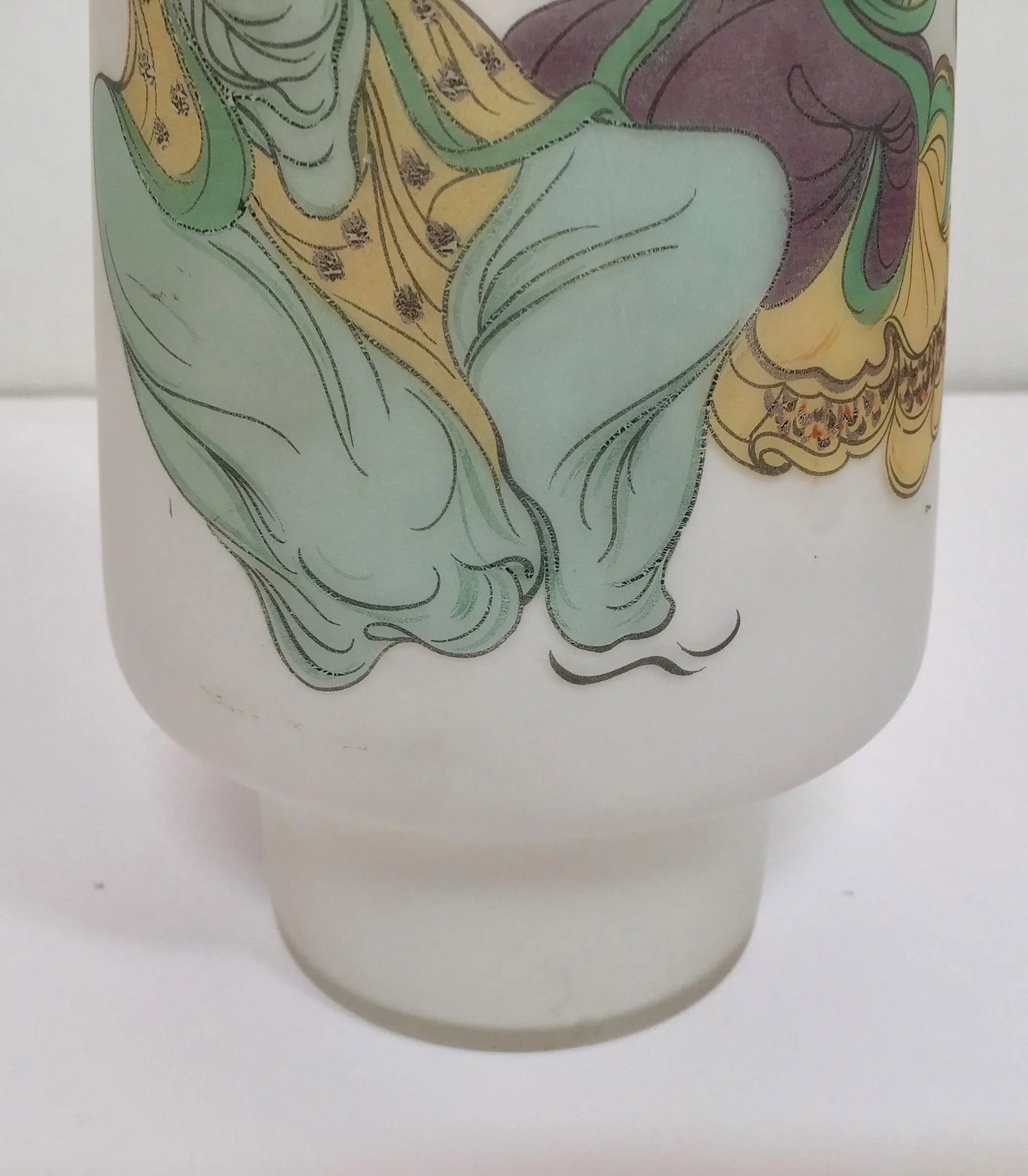 Japanese Opaline White Glass Vase Hand Painted With Geishas - 5