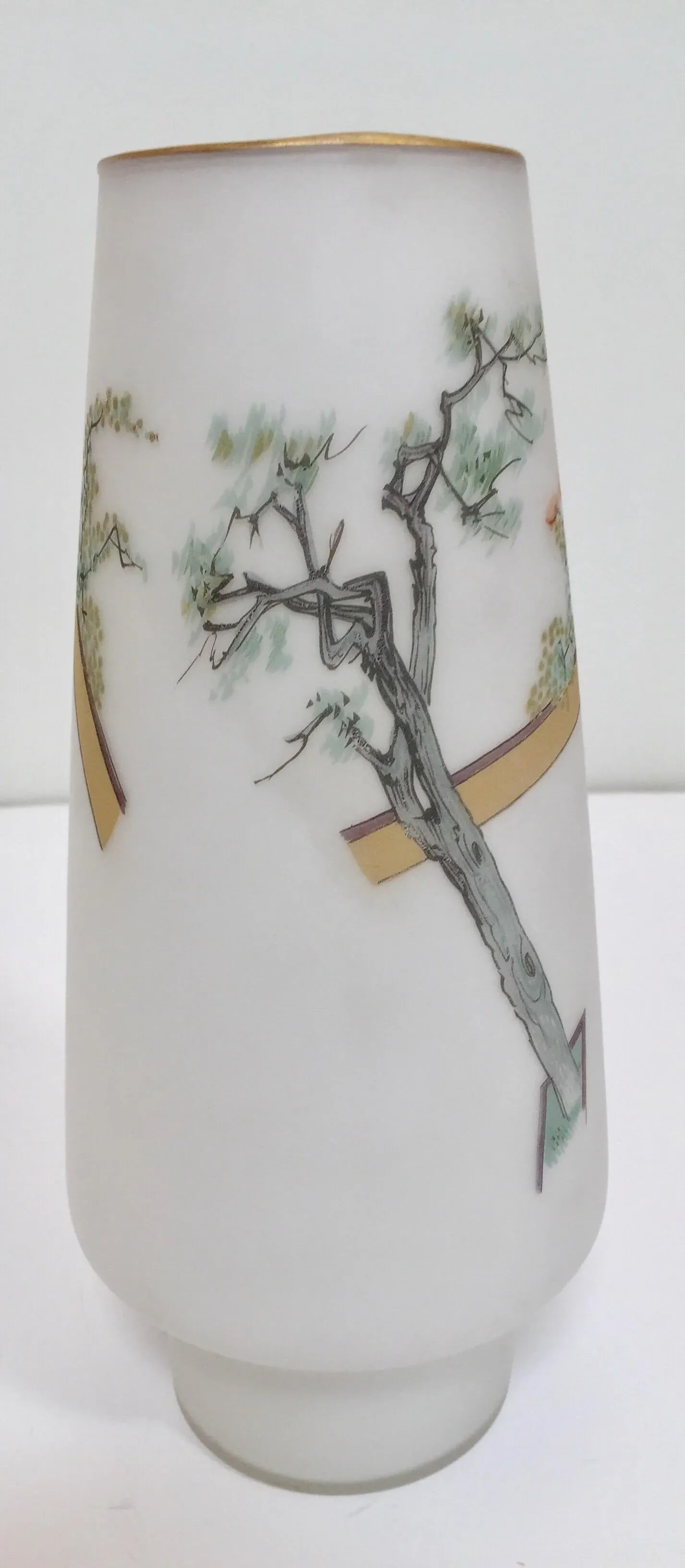 Japanese Opaline White Glass Vase Hand Painted With Geishas - 7