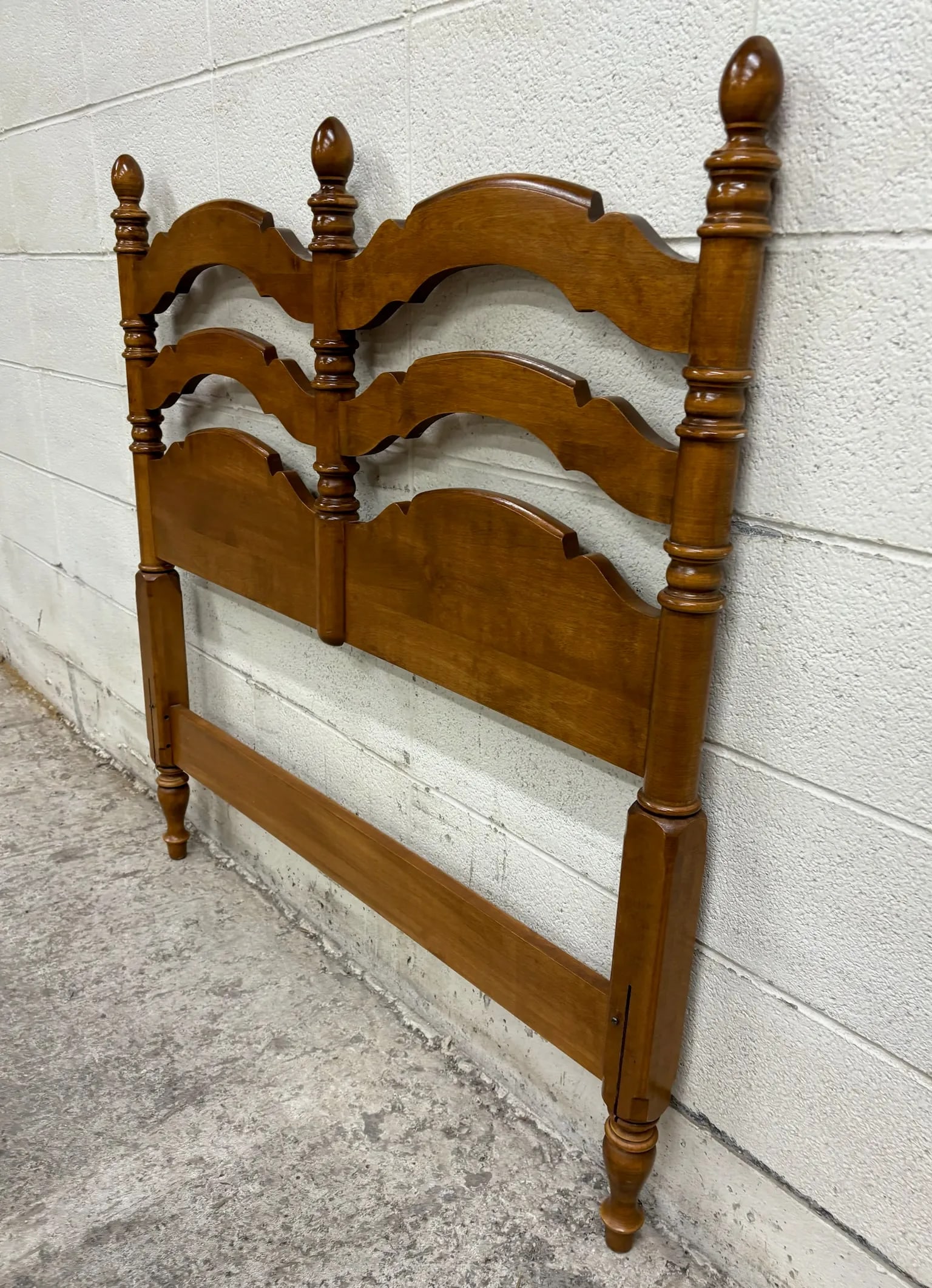 Vintage Ethan Allen Heirloom Nutmeg Maple Twin Size Colonial Style Headboard - 3