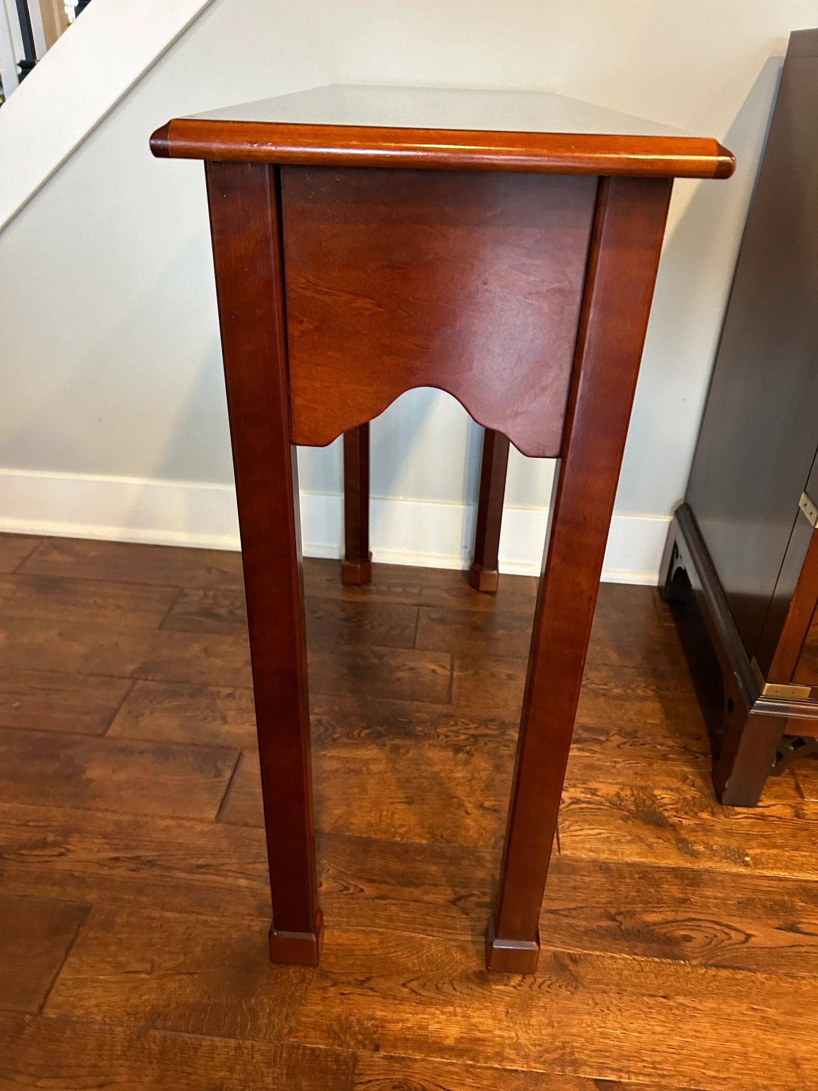 Vintage Chippendale Mahogany Two-Drawer Console Table by Bombay Company - 6