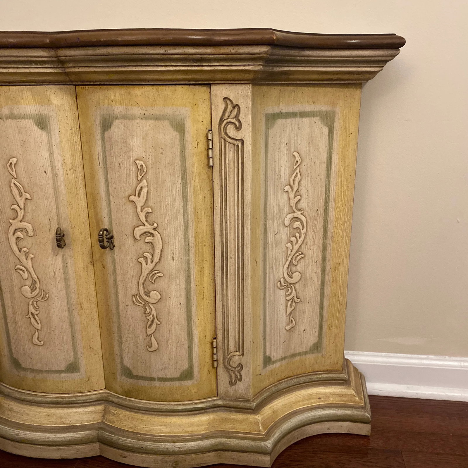 1970s Italian Style Painted Console by Drexel - 6