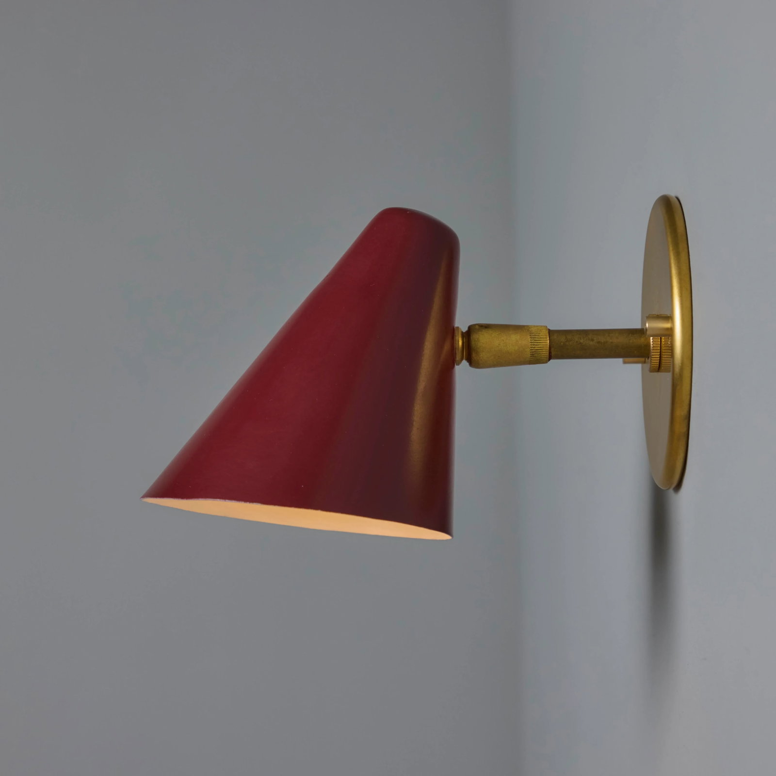 1950s Conical Red Metal & Brass Sconces by Gino Sarfatti for Arteluce, Unmarked - a Pair - 10