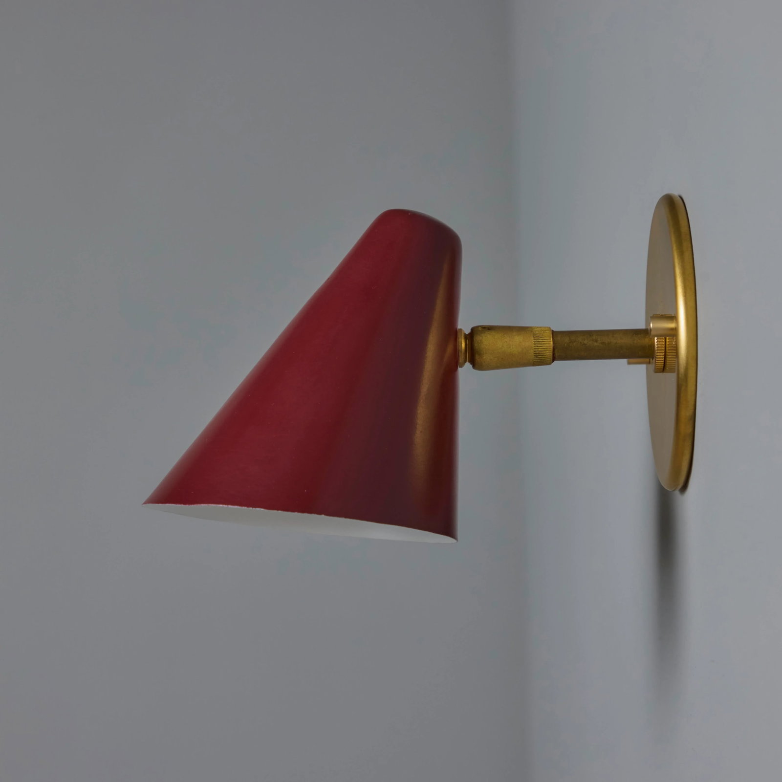 1950s Conical Red Metal & Brass Sconces by Gino Sarfatti for Arteluce, Unmarked - a Pair - 9