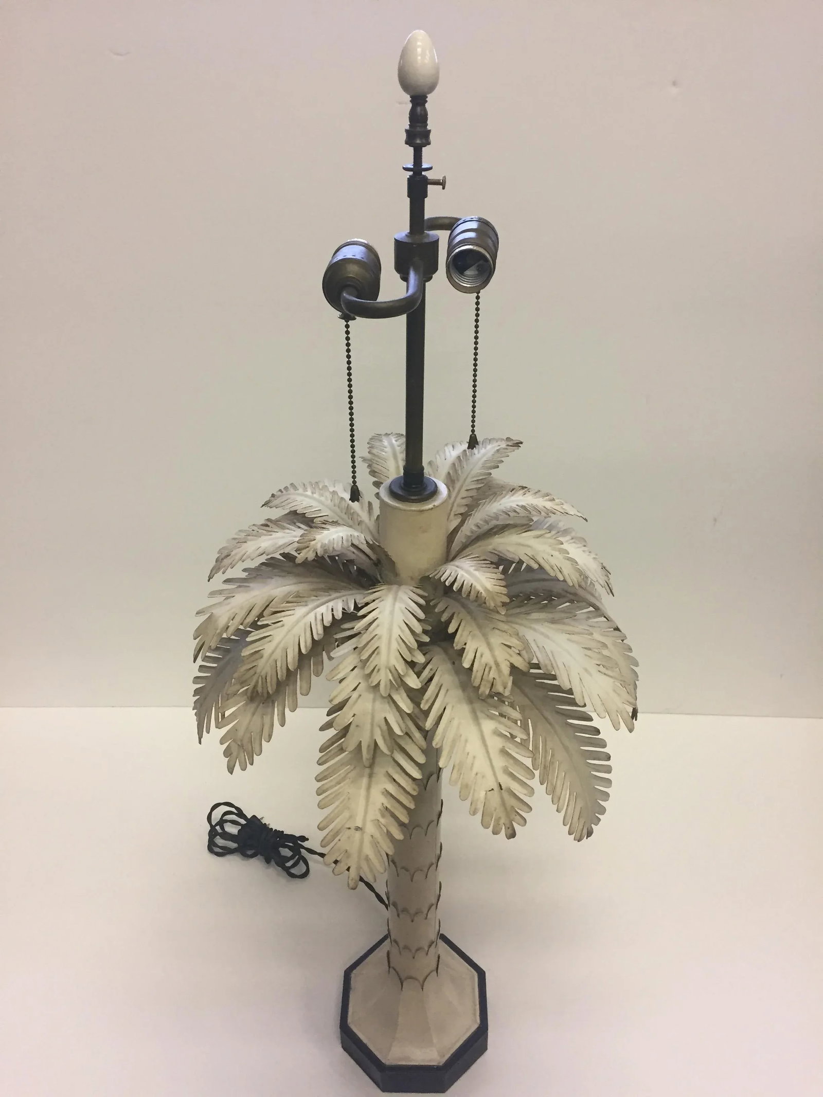 1970s Painted Tole Palm Tree Lamp - 7