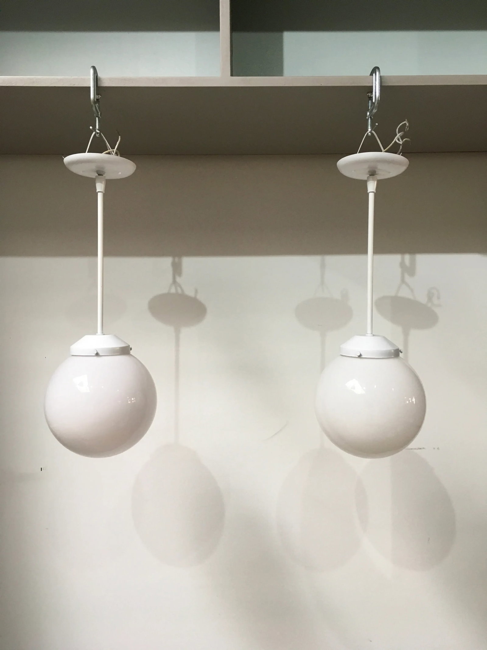 Pair of Mid-Century Modern Feldman Globe Pendant Lights, Los Angeles, Refinished White & Milk Glass - 10