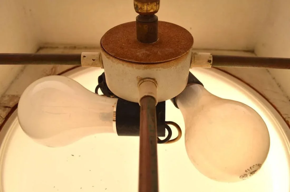 Minimalist Chandelier in Wood, Brass and Glass - 7