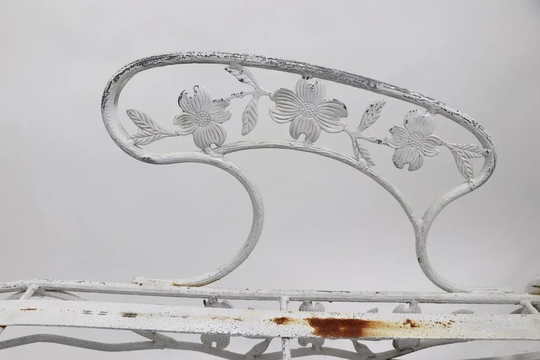 Outdoor Reclining Chaise With Metal Foliate Motif - 12