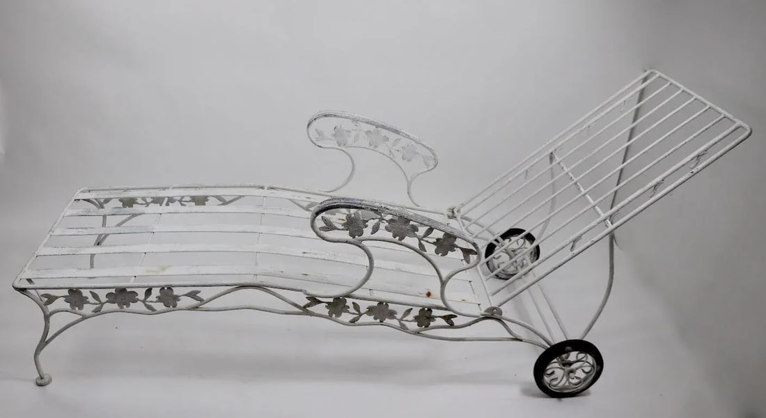 Outdoor Reclining Chaise With Metal Foliate Motif - 2