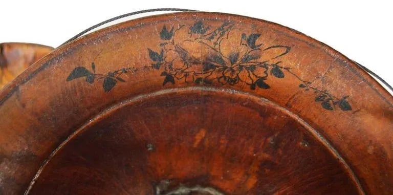 Antique Varnished Bamboo Hat Basket Painted With Flowers From 19th Century - 5